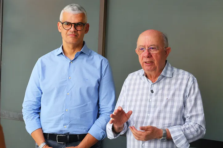 Secretário de Educação, Pablo Roberto, e prefeito José Ronaldo