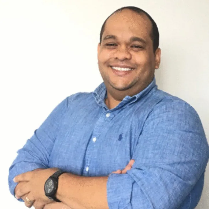 “O uso de protetor solar veterinário é recomendado, especialmente em áreas como focinho, orelhas e abdômen", lembra Tásio Lessa, médico veterinário