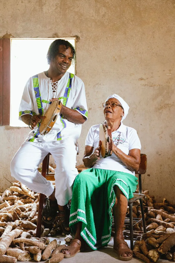 Guda Quixabeira e mestra Chica do Pandeiro