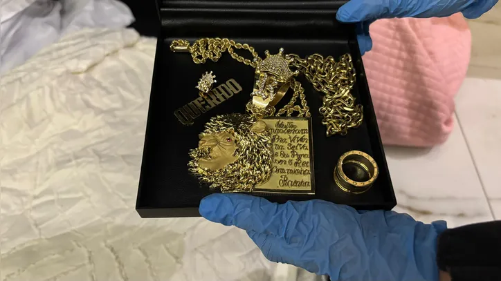 Polícia Civil apreendeu joias de ouro avaliadas em aproximadamente R$ 1 milhão