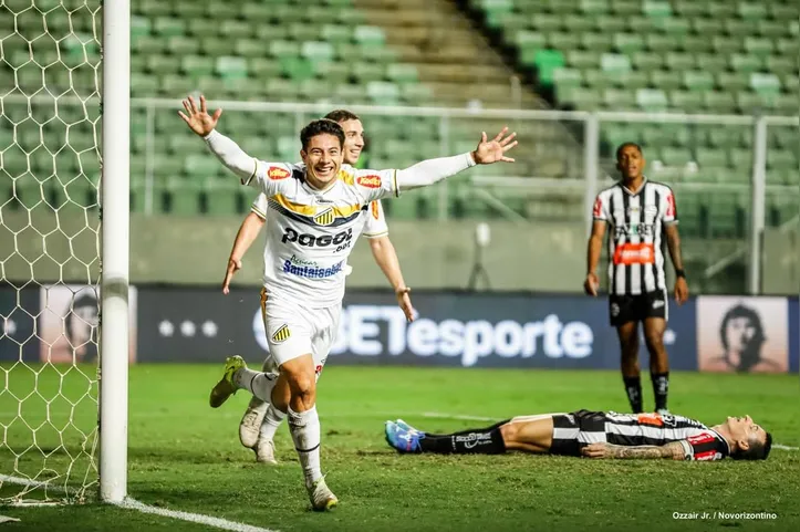 Óscar Ruiz em campo pelo Grêmio Novorizontino