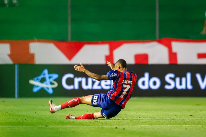 Imagem ilustrativa da imagem Ronaldo salva, Bahia fica no empate e se complica na luta pelo G-5