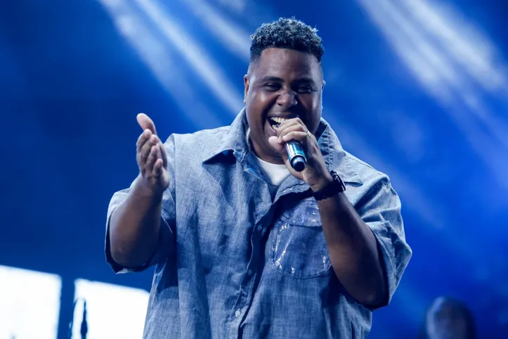 Dan Mocidade subiu ao palco e deu o pontapé inicial nos shows da feira