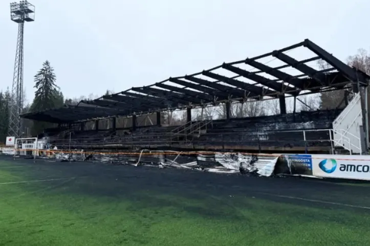 Estádio após o incêndio