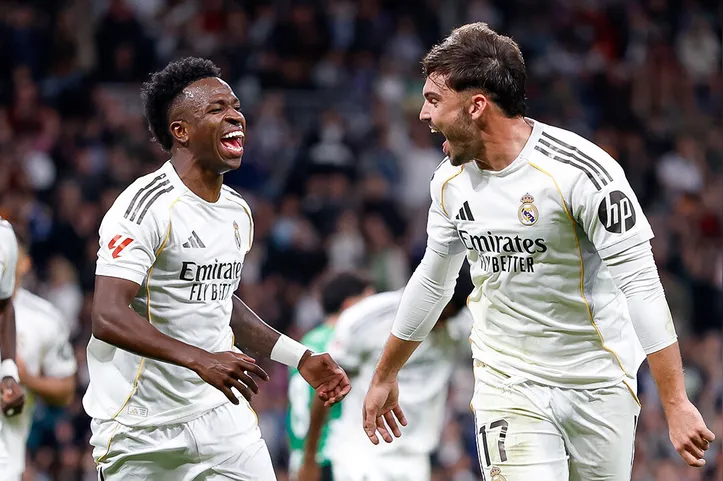 Vinícius Junior comemorando gol