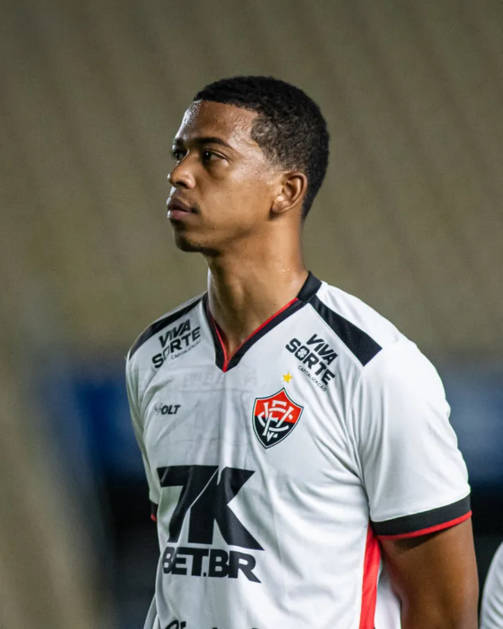 Carlinhos, atacante do Vitória