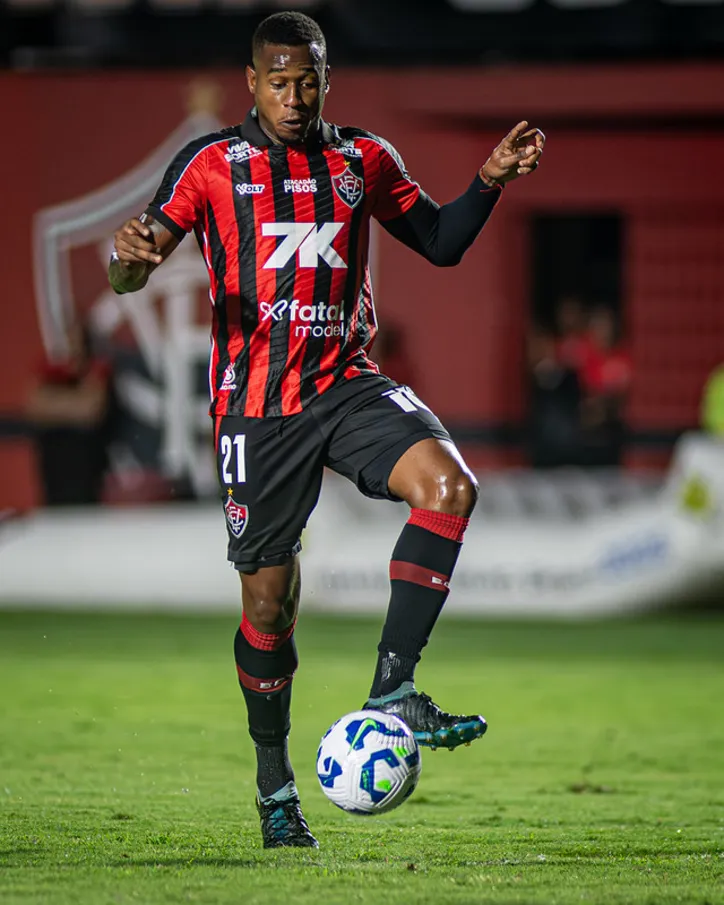 Dudu, volante do Vitória
