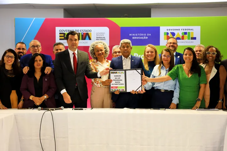 Governo da Bahia avança na Educação e sanciona o Programa Bahia Alfabetizada