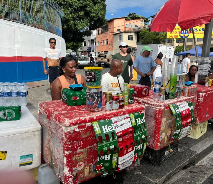 Marineide de Souza, ambulante localizada próxima ao Clube dos Oficiais, na Av. Dendezeiros