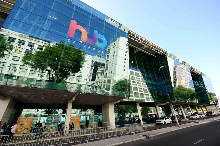 Hub Salvador em funcionamento no Porto de Salvador, no Comércio