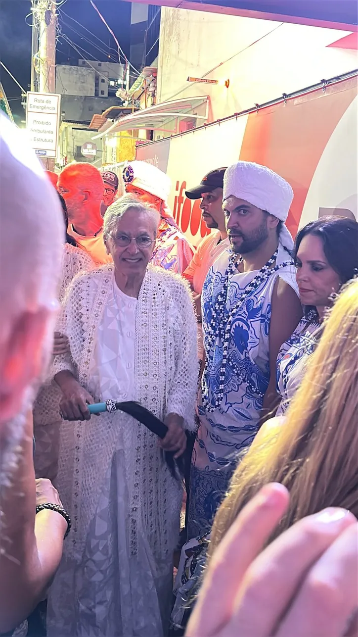 Imagem ilustrativa da imagem Caetano Veloso chega a camarote da família Gil para homenagem a Preta