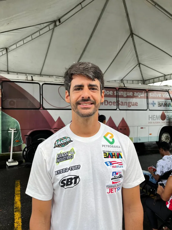 Bruno Jacob, atleta campeão mundial de jet ski na categoria moto surf
