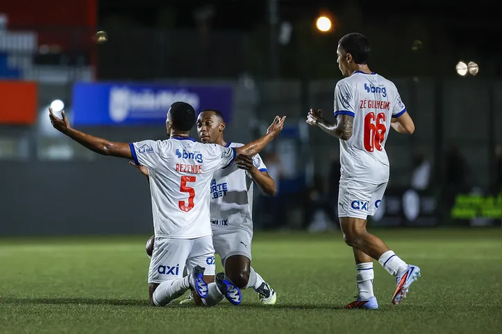 Rezende, Luiz Gustavo e Zé Guilherme