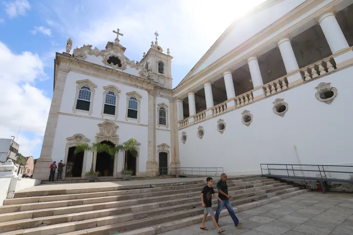 Fachada da Igreja Nossa Senhora do Pilar e Santa Luzia
