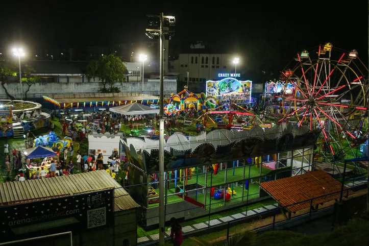 Show de Mambolada no campo da pronaica em Cajazeiras.
