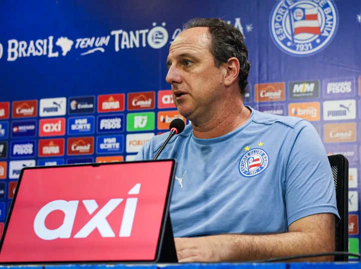 Imagem ilustrativa da imagem Dell recebe apoio de Ceni e Everton Ribeiro no Bahia: "Abraçamos ele"