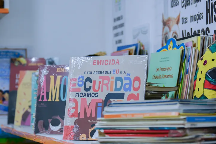 Escola municipal inaugura Biblioteca Antirracista em Lauro de Freitas