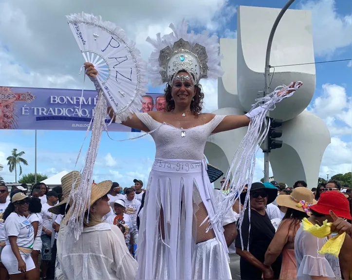 Imagem ilustrativa da imagem Fé e arte: fiéis usam criatividade para celebrar Senhor do Bonfim