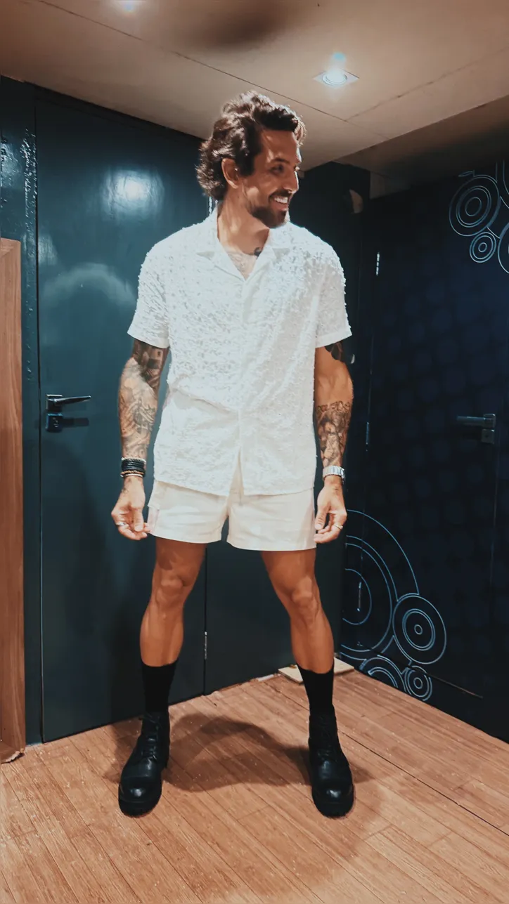 Felipe apostou em roupa inspirada na música ‘Eva Sinfonia’