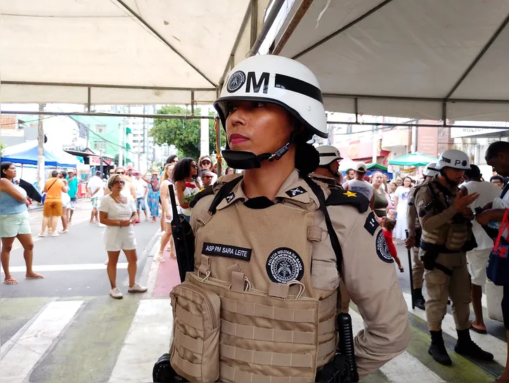 Aspirante da PMBA Sara Leite