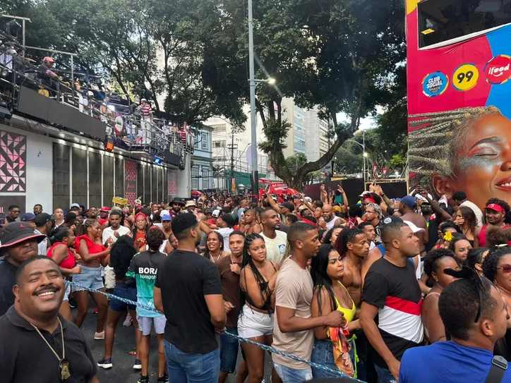 Imagem ilustrativa da imagem Grupo de fãs faz oração antes da pipoca de Igor Kannário no Carnaval