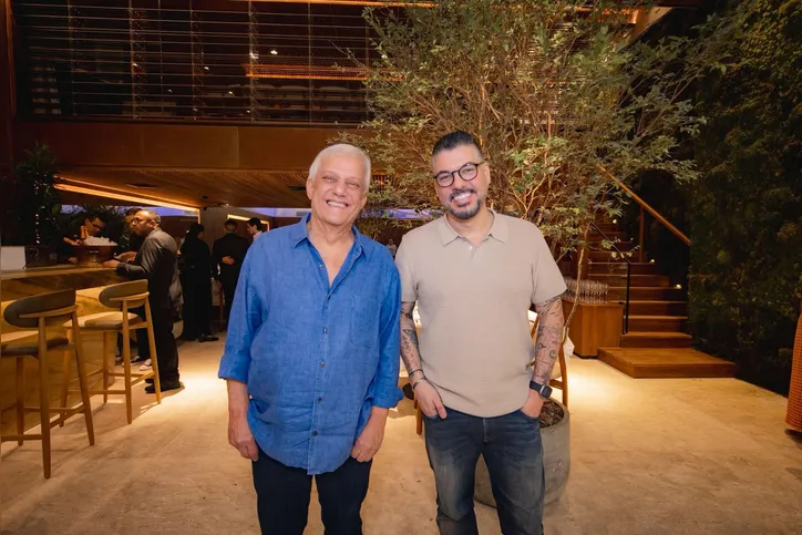 Os chefs Edinho Engel e Danilo Fernandes celebram o fim de tarde com o Wine Hour