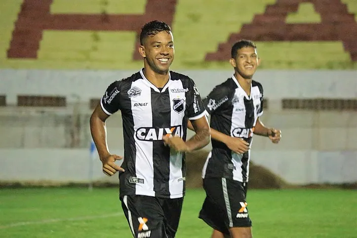Wallyson em campo pelo ABC