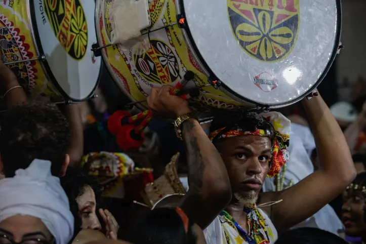 Imagem ilustrativa da imagem Ilê Aiyê une beleza e resistência com desfile sobre povos afro-indígenas