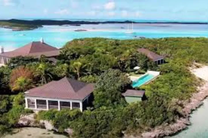 Astro de Hollywood tem ilha nas Bahamas e fortuna milionária