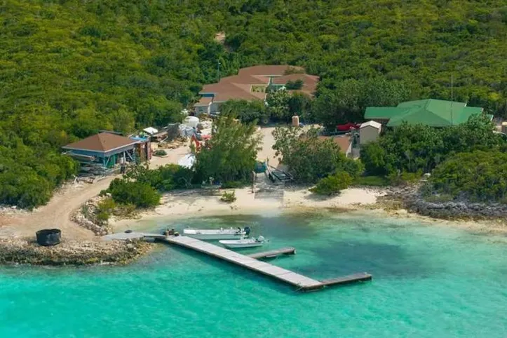 Astro de Hollywood tem ilha nas Bahamas e fortuna milionária