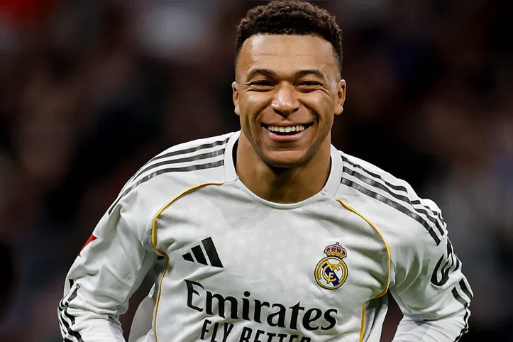 Mbappé comemorando o gol