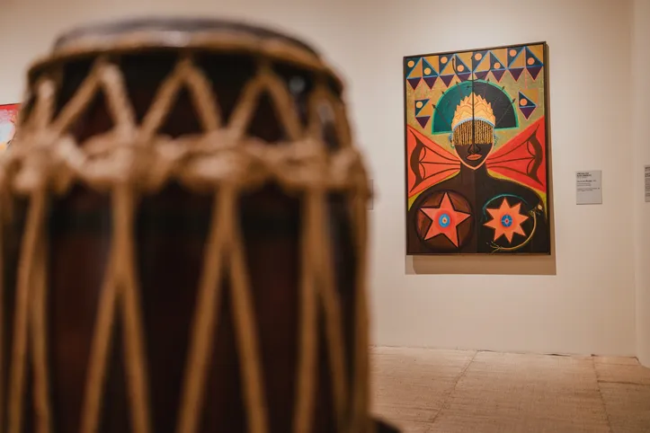 Direção artística de Marcello Dantas e curadoria de Ana Beatriz Almeida