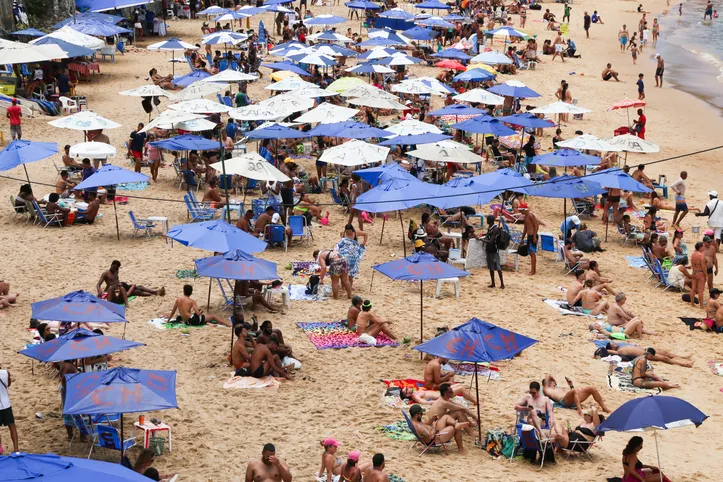 Areia da praia do Porto da Barra