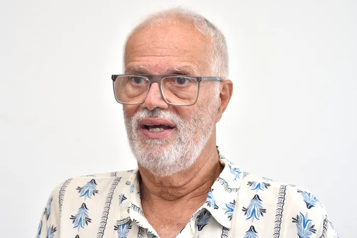 Imagem ilustrativa da imagem "O Carnaval deixou de ser cultura e virou produto", diz Roberto Mendes