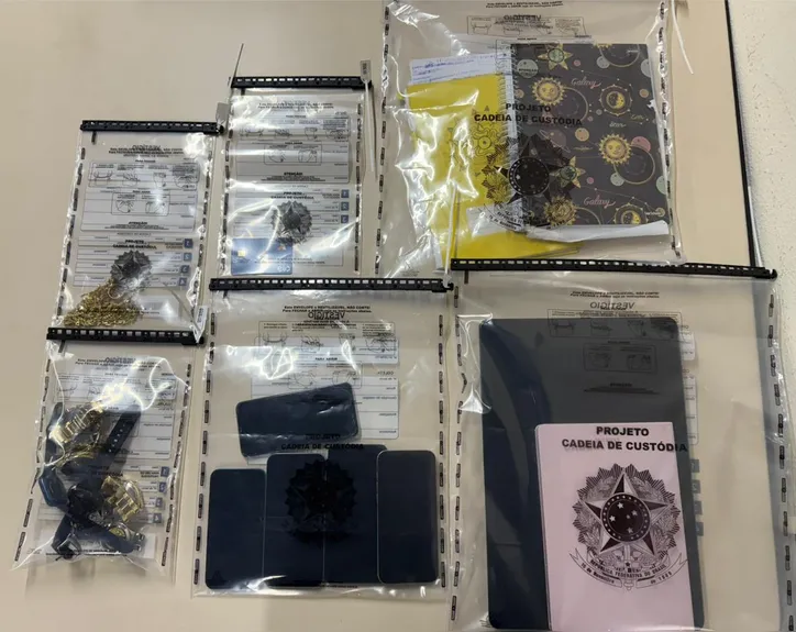 Durante a operação, foram apreendidos cerca de R$ 1 milhão em joias de ouro