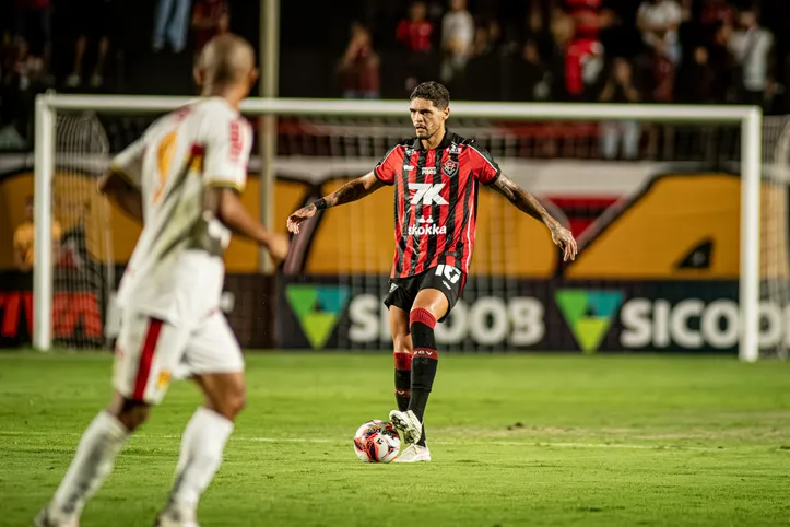 Riccieli fez sua estreia com a camisa do Vitória