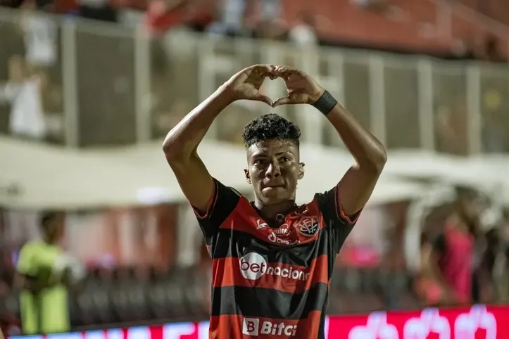 Alisson Santos no Vitória