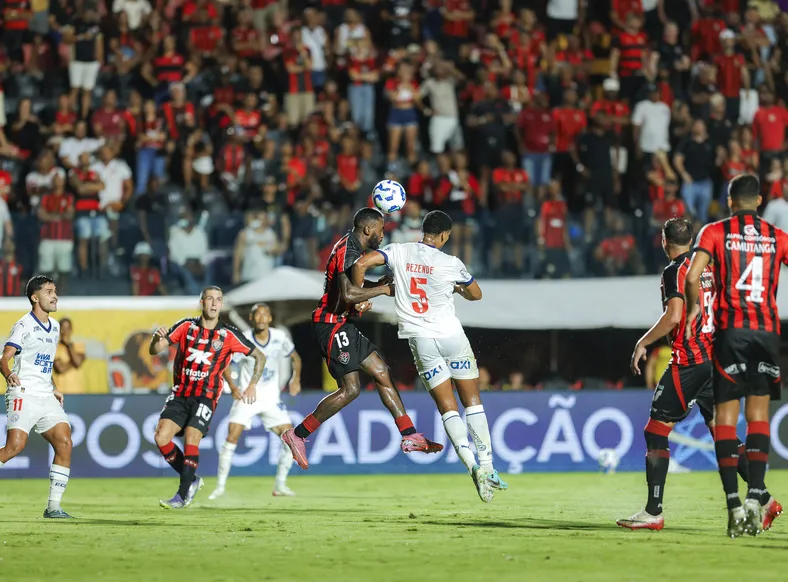 Dupla Ba-Vi pode ter jogos adiados no Campeonato Brasileiro; entenda - Imagem