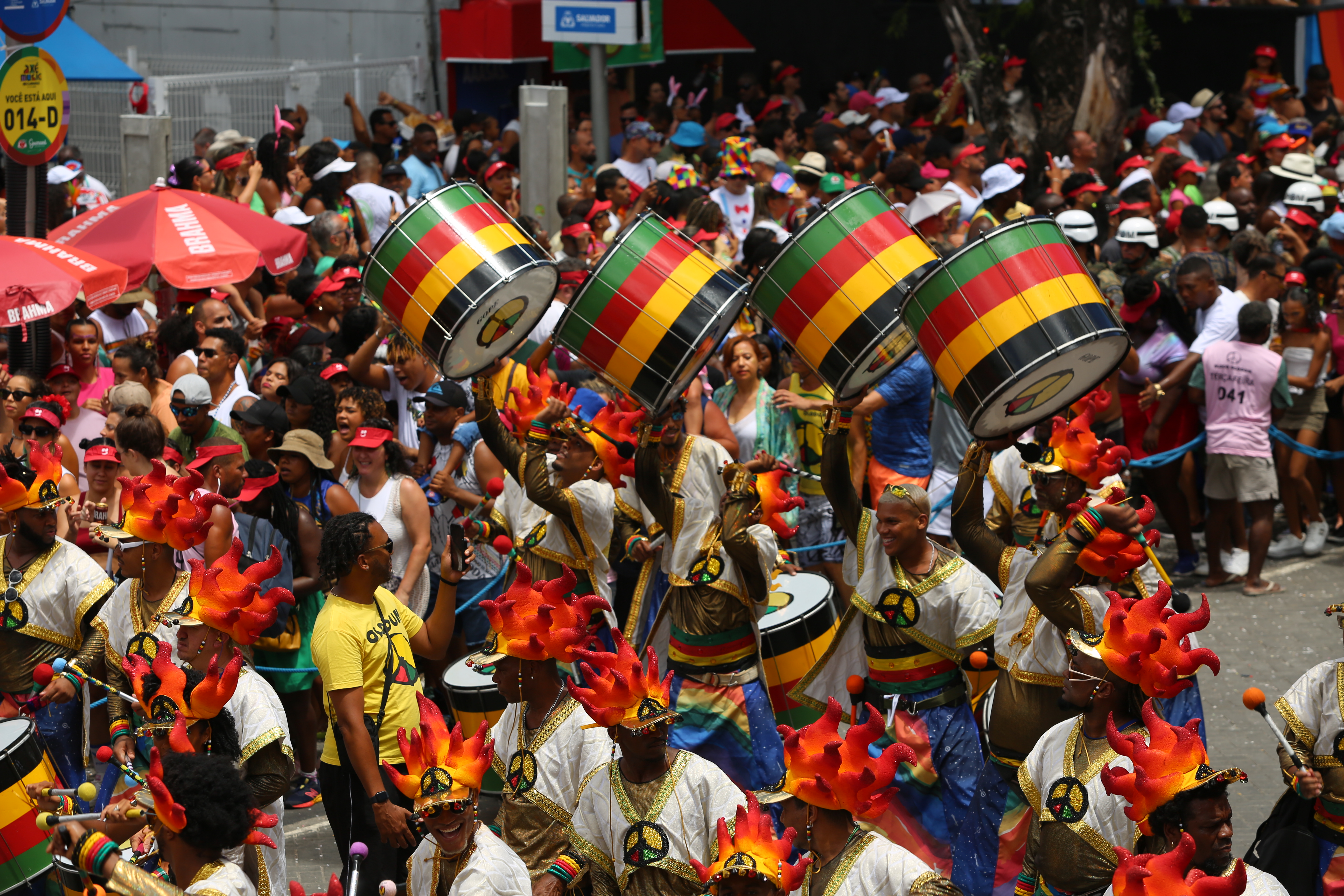 DIA 12/02/2026 – QUINTA-FEIRA
<br>
Baiana do Reino de Oya, Reggae Axum, Darajú de Odé, Espressão Negra, Filhos da Feira, Korin Efan, Malcom X, Nova Flor, Questao de Gosto, Tomalira, Samba Neguinho, Regaee a Paz, Chamego Afro, Samba de Panela
<br>
<br>
DIA 13/02/2026 - SEXTA-FEIRA
<br>
Reliquias Africanas, Amigos do Baba, Samba Bombocado, Impacto Sonoro, Tô Aê, Corisco, Dandara, Agbara, Liberdade, Namandu Nosso Planeta, Filhos de Oxala, Preto Velho, Palafitas, Blocão da Liberdade, Filhos de Jagun, Indios Tamoios, Filhos de Onira, Xire Loni, Pop Kimbala, Arrastao Lobo Mal
<br>
<br>
DIA 14/02/2026 - SÁBADO
<br>
Da Saudade, O Mangue, Acará, Filhas de Gandhy, Rosa Jaguaricema, Mulheres na Folia, Tambores e Cores, Mutue, Kizumba, Rodopio, Orioba, Laroye Arriba, Swing do Pelo, Korin Nago, Cabeça de Gelo, Chabis’c, Filhos de Nanã, Alerta Mente Negra, Sambetão, Dana Dana de Coutos, Tempero de Negro, Ginga de Remandiola, Mucum’g, Grupo Terceira Idade Eterna Juventude, Mesa de Orgãs
<br>
<br>
DIA 15/02/2026 – DOMINGO
<br>
Filhos de Gandhy, Filhos de Gandhy, Idara, Luaê, Bola Cheia, Quero ver o Momo, Estrela Kids, Curuzu City, Olorum Baba Mi, So Samba de Roda, Carnapelõ, Bankoma, Bbg, Filhos de Jha, Ayralogum, Malcom X, Dança Bahia, Velha Guarda Negões, Leva Eu, Ska Reggae, Na Moral, Sambrasil, Soweto, E com esse que eu vou, Casa da Capoeira / Pelourinho
<br>
<br>
DIA 16/02/2026 – SEGUNDA-FEIRA
<br>
Arca do Axe, Jogo do Ifá, Araiyê, Filhos de Korin Efan, Kayala da Bahia, Curuzu City, Afrobogum, Filhos de Ogun de Ronda, Laroye Arriba, Mania de Sambar as Gostosas, Isabá Mazá, Tempero de Negro, Filhos de Jha, Babafoman, Reggae o Infantil, Òmo Izo, Araiye, Filhos de Jha, Arca do Axé, Jogo do Ifá, Chabis’c, Manganga - Capoeira, Ylê Oya, Ki Beleza, Ginga do Negro, Filhos de Omolú, Bora de Samba, Aguerê
<br>
<br>
DIA 17/02/2026 – TERÇA-FEIRA
<br>
Filhos de Gandhy, Canelight, Swing do Pelô, Alabê, Obá de Xangô, Blocao da Liberdade, Kambalagwanze, Samba e Folia, Sambaterramar, Ilê Oya, Ambiental Ecosistema, Os Negões, Afrodescendentes da Bahia, Olorum Baba Mi, Viber, Povo de Santo, Ókanbí, Veteranos do Pelô, Pai Burokõ, Folia Solidaria, Pelourinho, Furacão 2001
