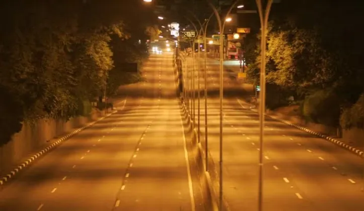 Avenida 23 de Maio, em São Paulo, fica deserta após ataques promovidos pelo PCC.