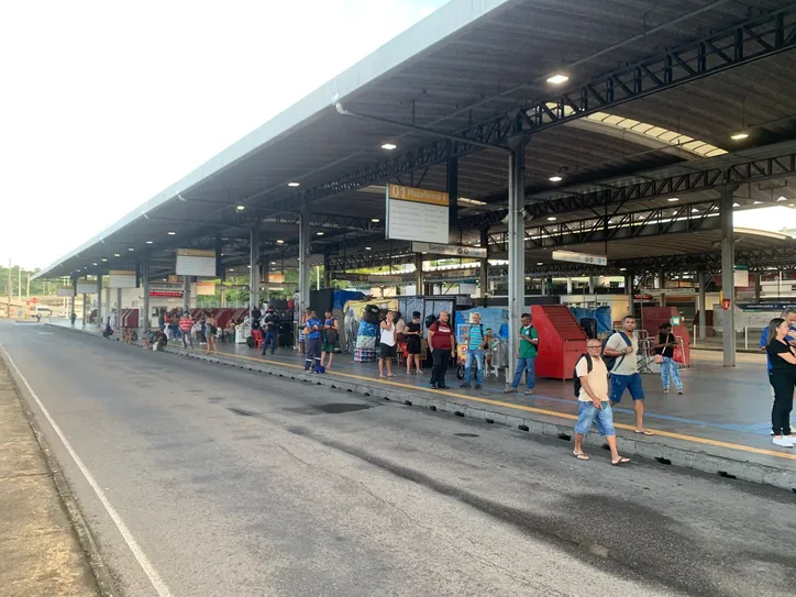 Imagem ilustrativa da imagem 60% da frota resolve? Subúrbio está entre as regiões mais afetadas pela greve de ônibus