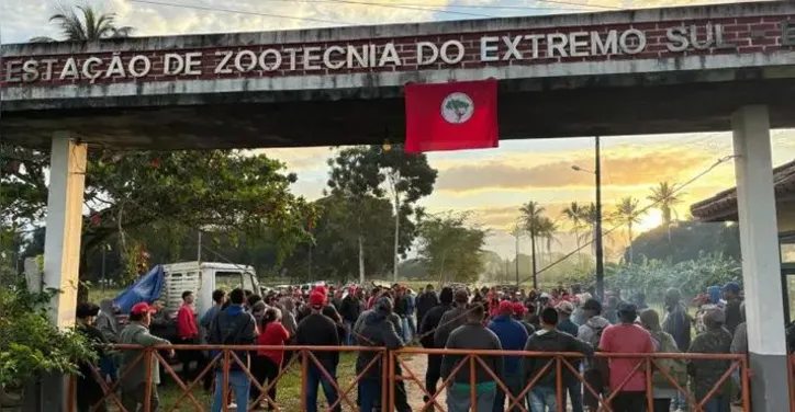 Estação de Zootecnia do Extremo Sul da Bahia invadida pelo MST.