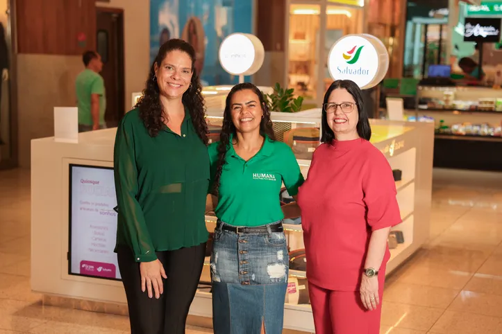 Naiana Laborda (Coordenadora de Gestão e Articulação Social do IJCPM), Leila Flores (Coordenadora de Projetos da Costurando Sonhos), Fábia Siqueira (Gerente de Desenvolvimento Social)
