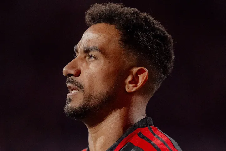 Danilo em campo pelo Flamengo