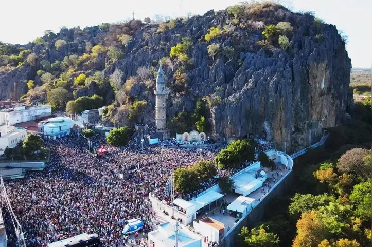 Romaria de Bom Jesus da Lapa reúne milhares de fiéis