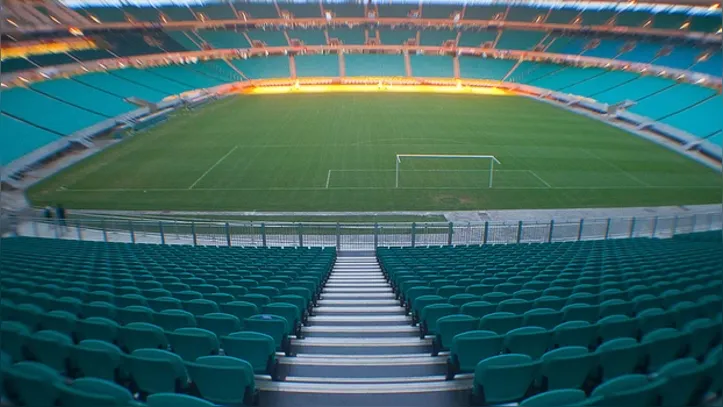 Arena Fonte Nova com a arquibancada móvel