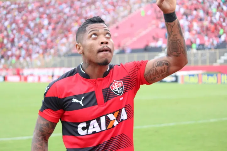 Marinho pelo Vitória