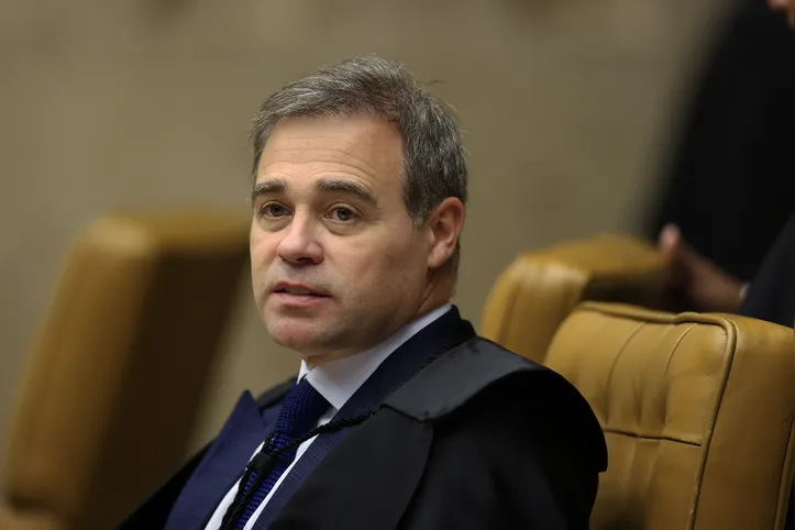 André Mendonça possui a melhor imagem positiva entre ministros do STF
