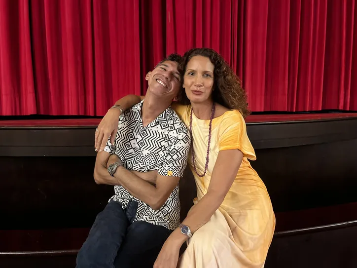 Os atores Rubens Santos e Fabiana Pirro