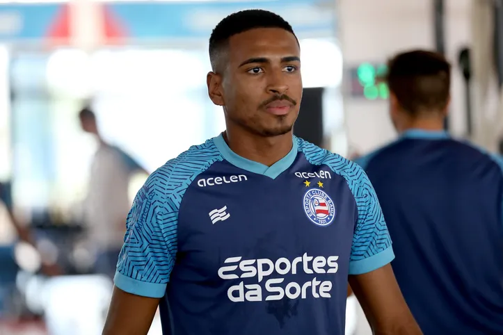 Miqueas em treinamento pelo Bahia